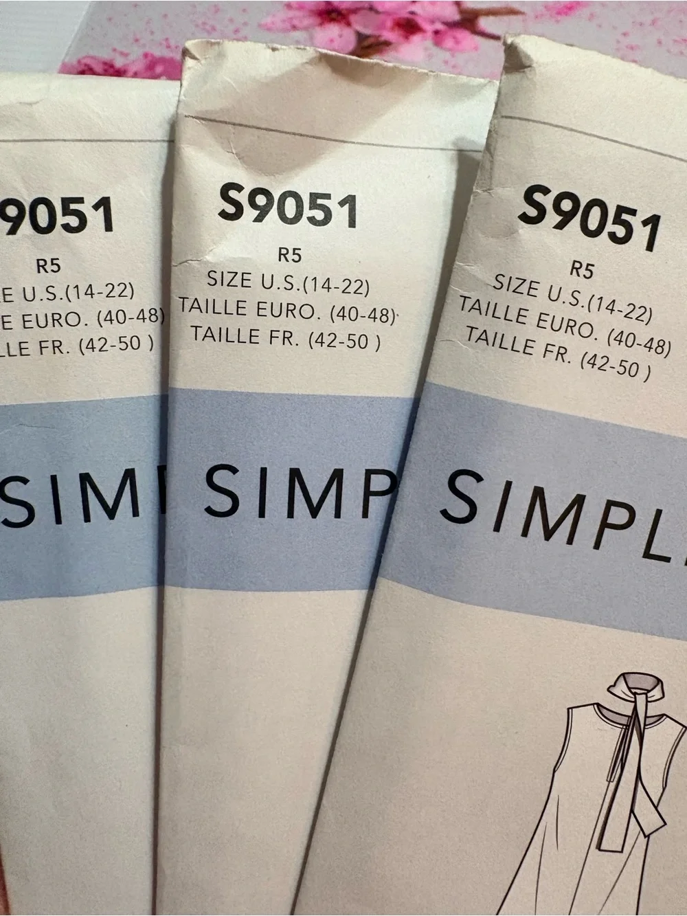 BN UNCUT SIMPLICITY 9051 R5 Plus sewing patterns